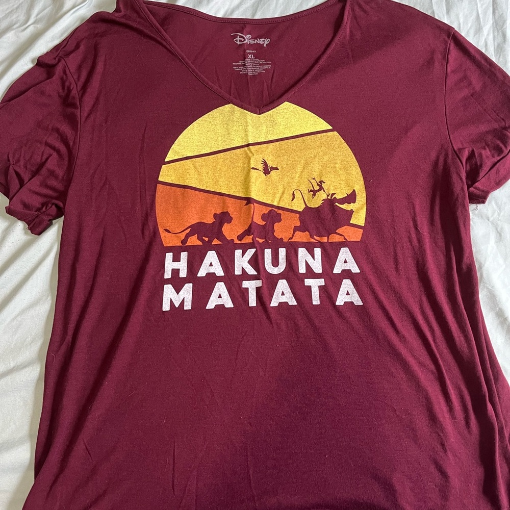Disney Maroon Hakuna Matata Tee - Short Sleeve